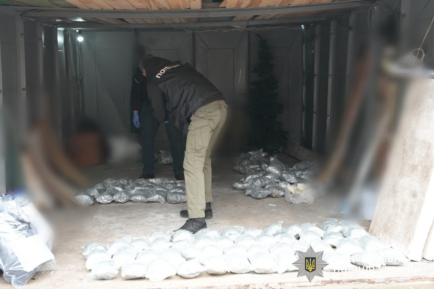 Наркотики на 95 млн грн: поліція затримала двох учасників угруповання