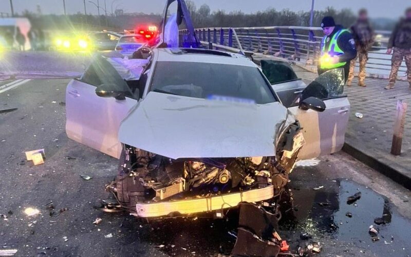 У Києві на Броварському проспекті сталася ДТП: є постраждалі