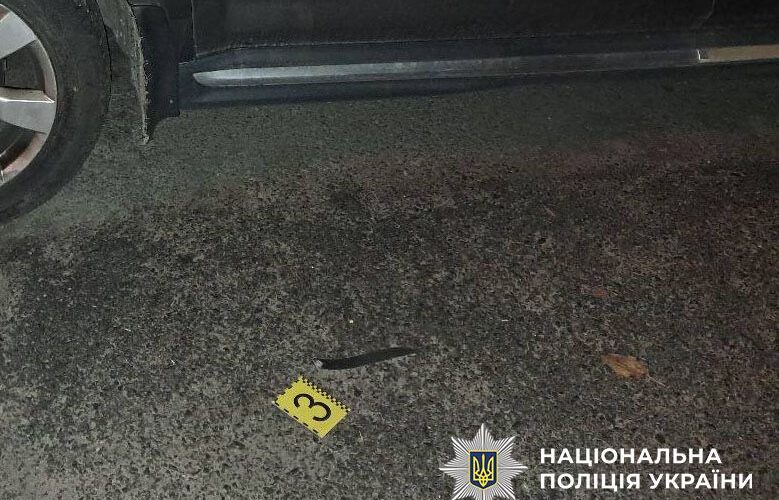 У Кєиві п’яний чоловік з ножем атакував перехожих