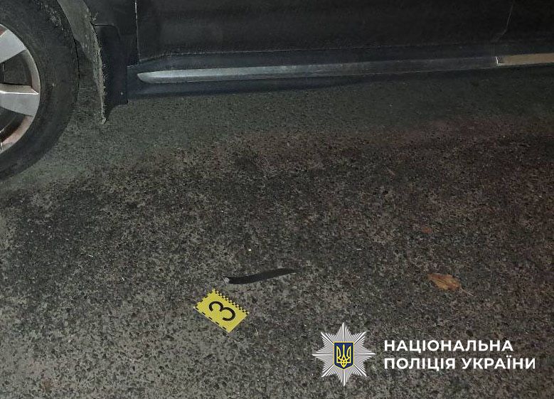 У Кєиві п’яний чоловік з ножем атакував перехожих