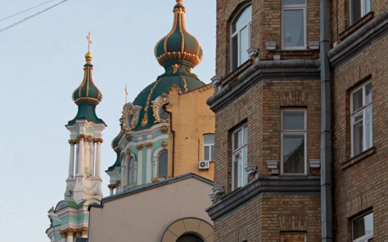 Невеликий сніг та до -3°С: якої погоди чекати 23 грудня у Києві