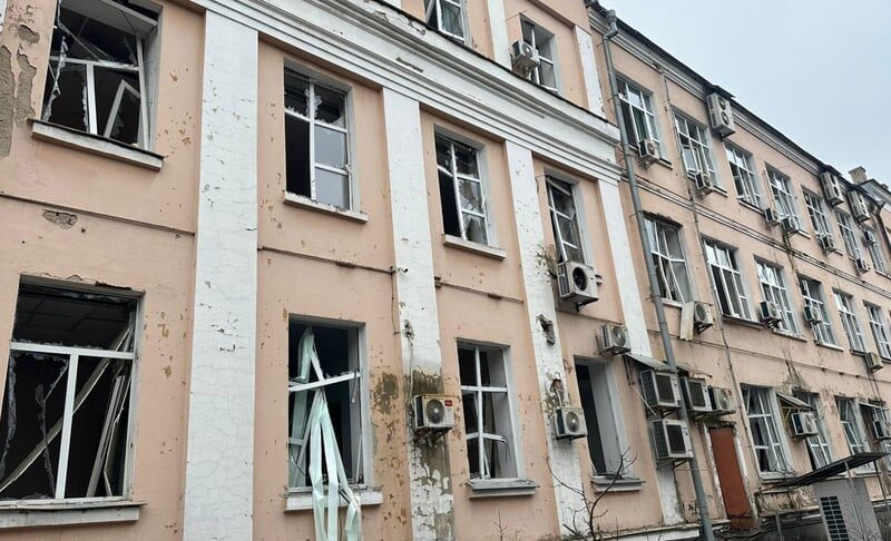 Російський обстріл Києва пошкодив одну з будівель Міністерства освіти