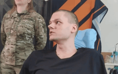 Керівництво НБУ та ПриватБанку вибачилося перед пораненим ветераном