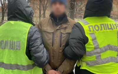 Погрожував охоронцеві супермаркету зброєю: у Києві затримали чоловіка