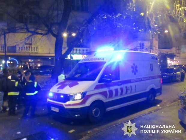 Конфлікт на Хрещатику: спортсмен ММА тяжко побив перехожого