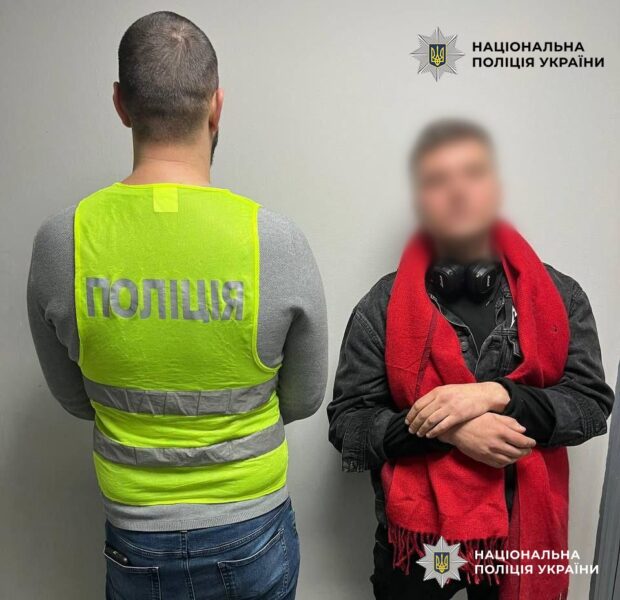 У Києві чоловік жорстоко вбив бабусю та намагався вбити матір