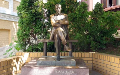 Полтавський меценат хоче викупити пам’ятник Булгакову та зберігати його в приватному музеї