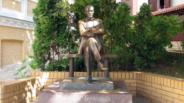 Київ демонтує пам'ятники російським діячам та радянські топоніми