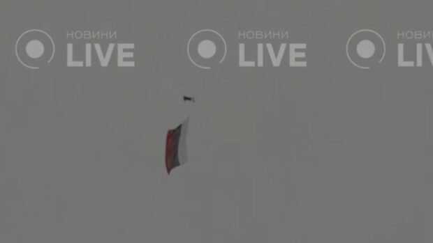 Дрон з російським прапором у Києві - поліція розслідує інцидент