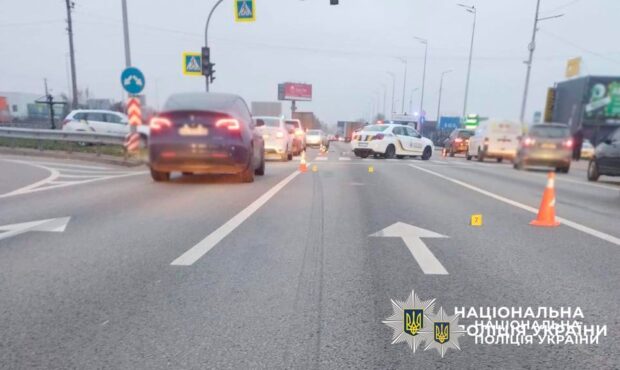 У Києві водій вантажівки збив на смерть пенсіонерку на пішохідному переході