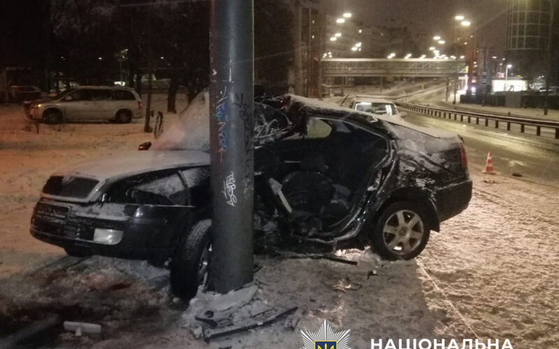 У Києві внаслідок ДТП загинув пасажир автівки