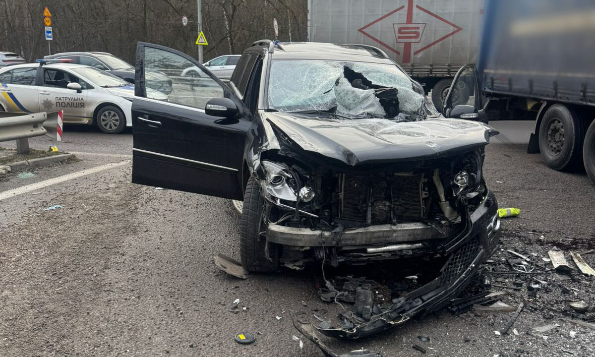 У Святошинському районі Києва сталася смертельна ДТП: загинув 16-річний підліток (фото)