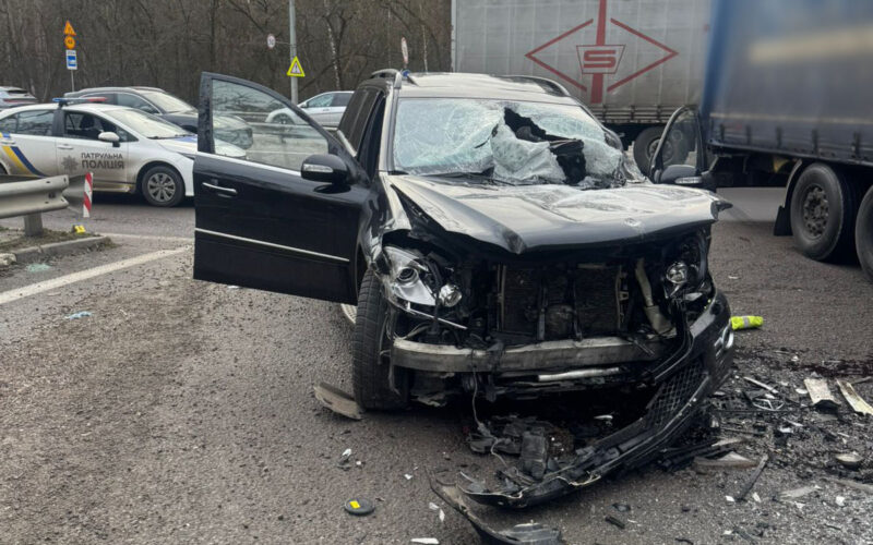 У Святошинському районі Києва сталася смертельна ДТП: загинув 16-річний підліток (фото)