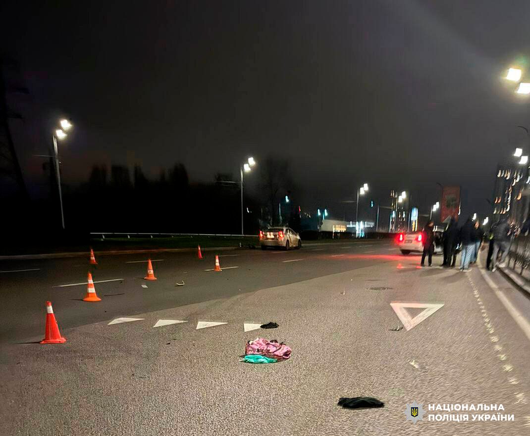 П'яний водій Tesla збив на смерть 13-річну дівчинку в Києві