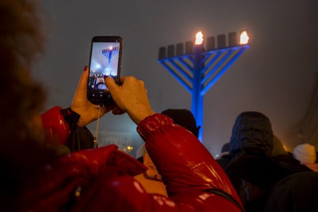 Кличко на церемонії Ханукії: найбільша в Європі менора встановлена в Києві