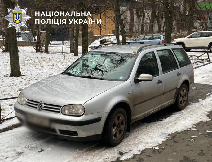 Водій Volkswagen їздив містом з муляжом міни на даху: штраф за хуліганство