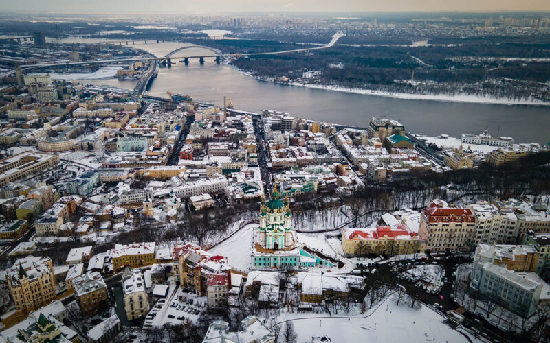Київ 11 лютого: корупційні схеми, пожежа, допомога від партнерів