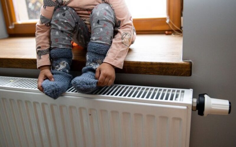 У понад 1600 будинків Києва повернули тепло