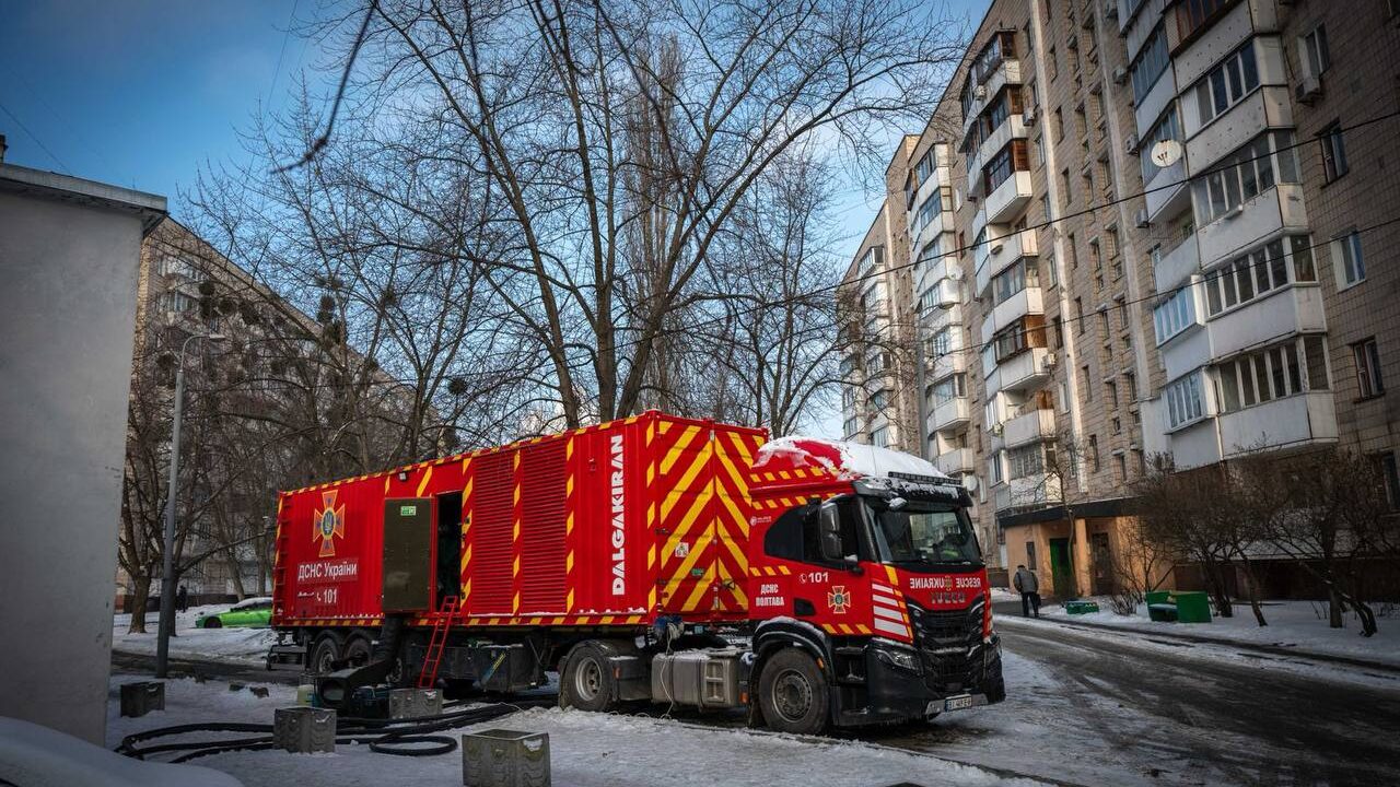 Київ 13 січня: дефіцит електроенергії, 472 будинки без тепла