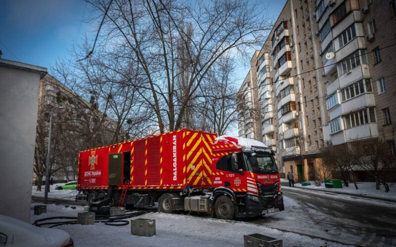 Київ 13 січня: дефіцит електроенергії, 472 будинки без тепла