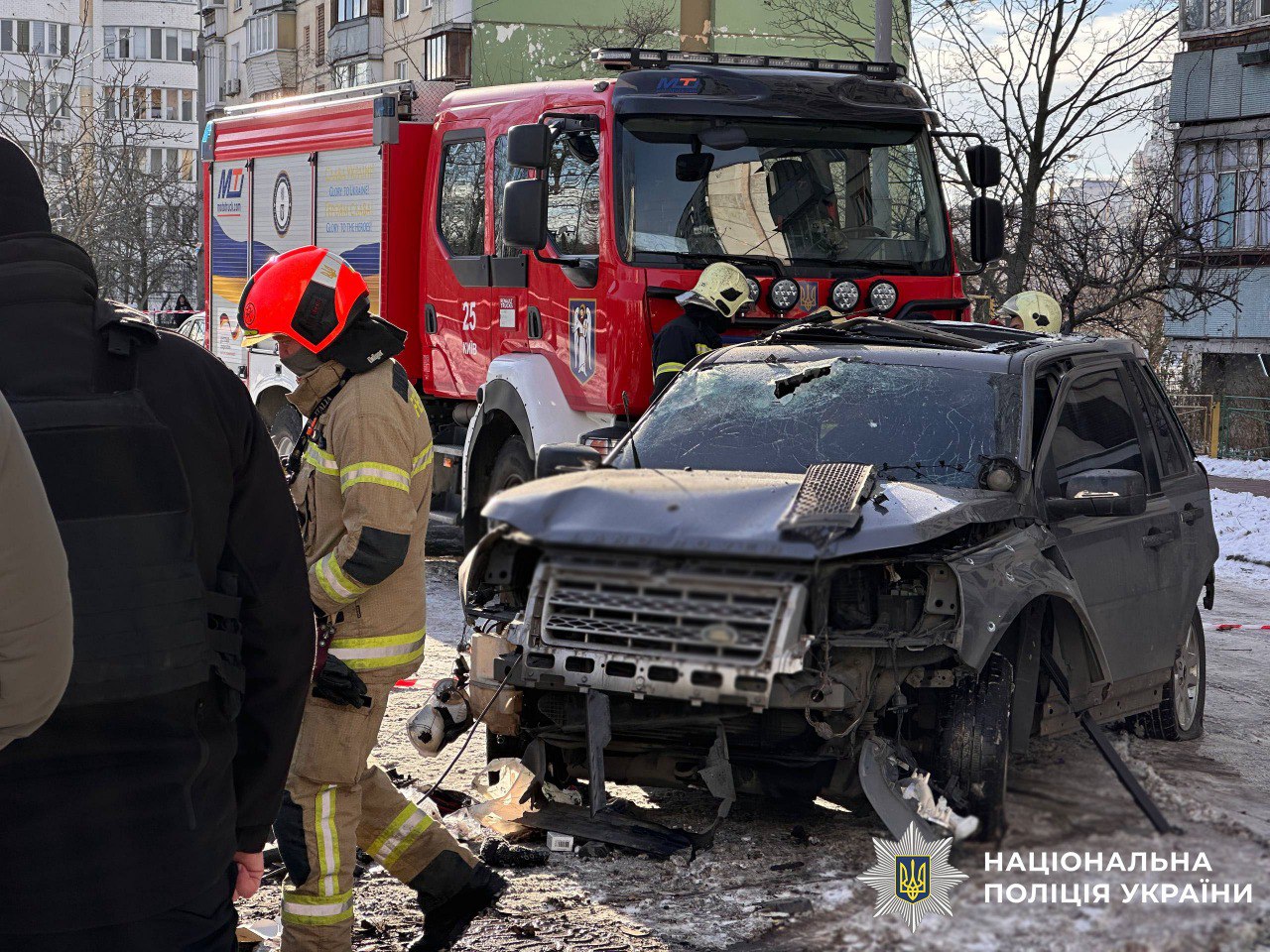 Правоохоронці затримали 24-річну дівчину, яка підірвала позашляховик військовослужбовця в Оболонському районі столиці