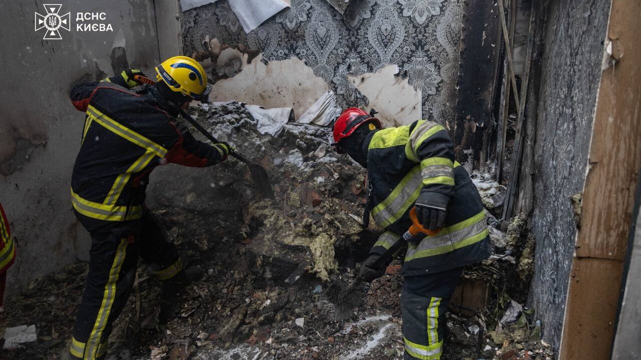 Комісія Київради не виділила премії комунальникам, які працюють над ліквідацією обстрілів