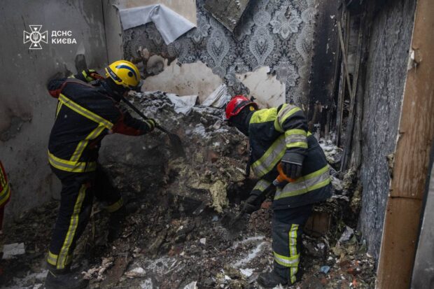 Комісія Київради не виділила премії комунальникам, які працюють над ліквідацією обстрілів