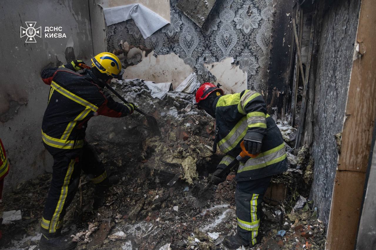 Комісія Київради не виділила премії комунальникам, які працюють над ліквідацією обстрілів