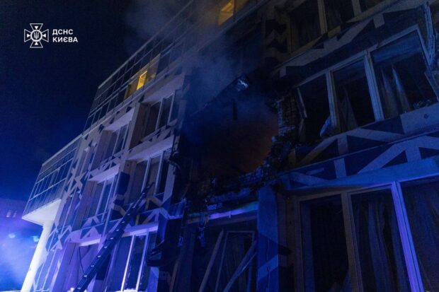 Київ 5 січня: удар по лікарні, знеструмлений Славутич