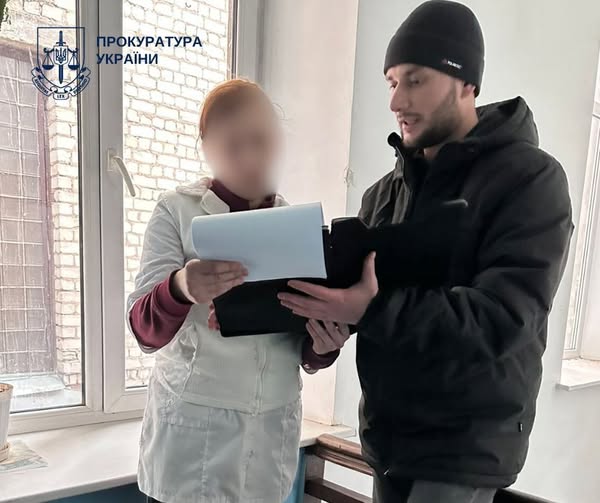 Смерть 8-річної дівчинки від пневмонії у Києві: лікарку підозрюють у неналежному виконанні обов'язків
