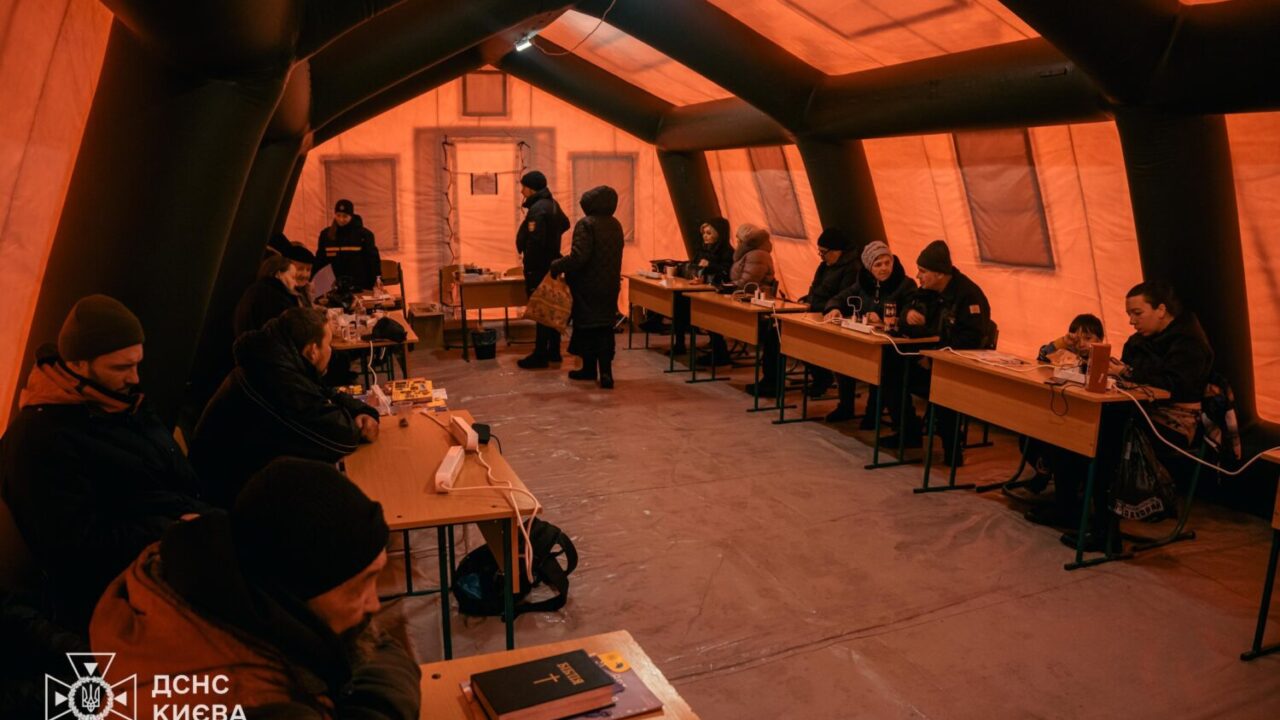 Київ 19 січня: розбій, підозра лікарці, прибирання снігу