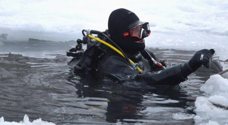 У ДСНС розповіли деталі унікальної спецоперації водолазів при -15°C на одній з ТЕЦ Києва (відео)