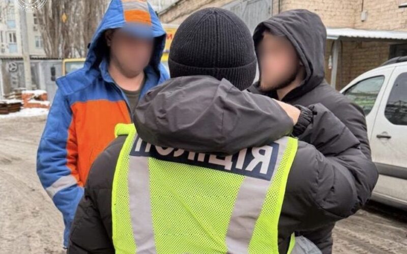 Падіння дівчини у яму з окопом: посадовцю “Київтеплоенерго” оголосили підозру