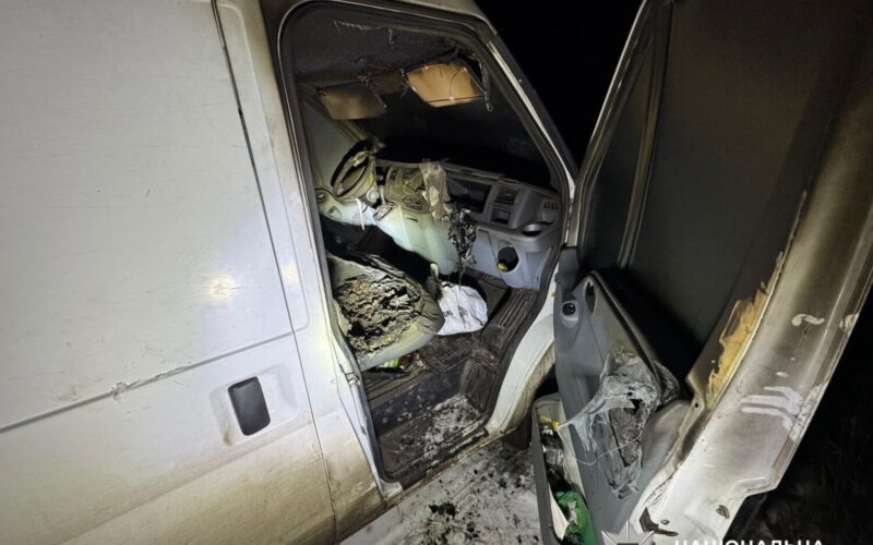 На Київщині чоловік умисно підпалив автівку свого знайомого