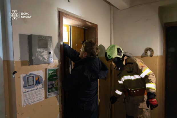 Чоловік упав у ліфтову шахту у Києві через відключення світла