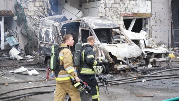 Депутат каже про двох мертвих слюсарів від перенавантаження, КМДА спростовує