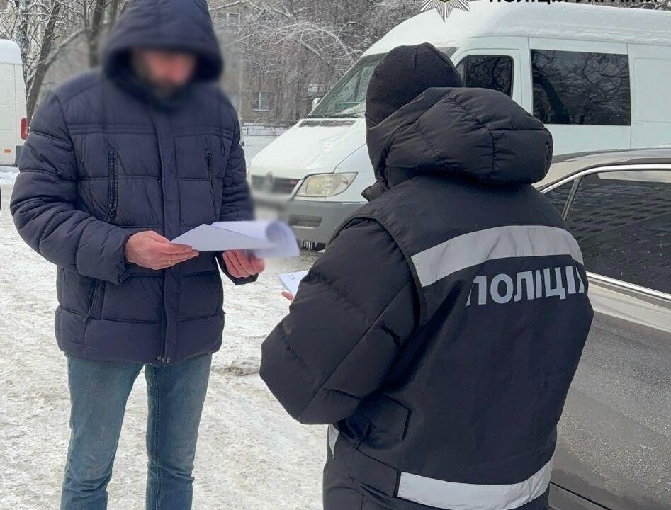 Привласнили 3,4 млн гривень, виділених на закупівлю генераторів для шкіл столиці: правоохоронці оголосили про підозру п’ятьом спільникам (фото)