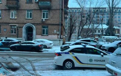 Медіа написали, що в Києві після російських ударів замерзла жінка, що пережила Голокост: в КМДА спростовують