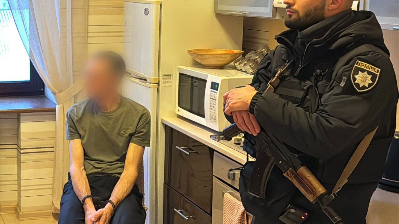 У Києві чоловік задушив дружину під час конфлікту (відео)