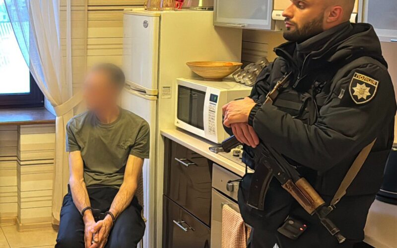 У Києві чоловік задушив дружину під час конфлікту (відео)