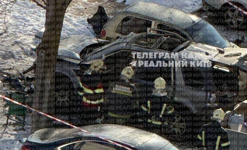 В Оболонському районі Києва вибухнув позашляховик: є поранені