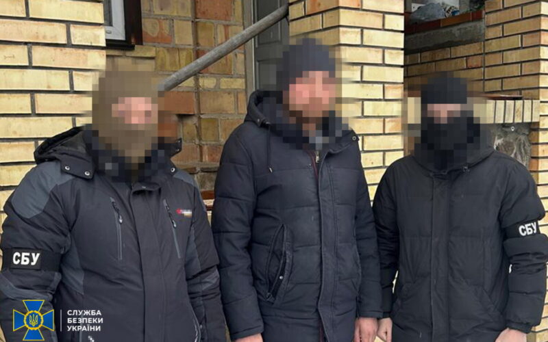 СБУ викрила агента рф, який переховувався на Київщині після коригування атак росіян на Покровському напрямку