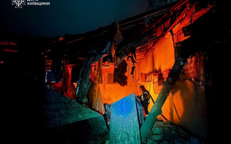 Київ 26 лютого: російська атака, затримали чоловіка за наругу на Майдані
