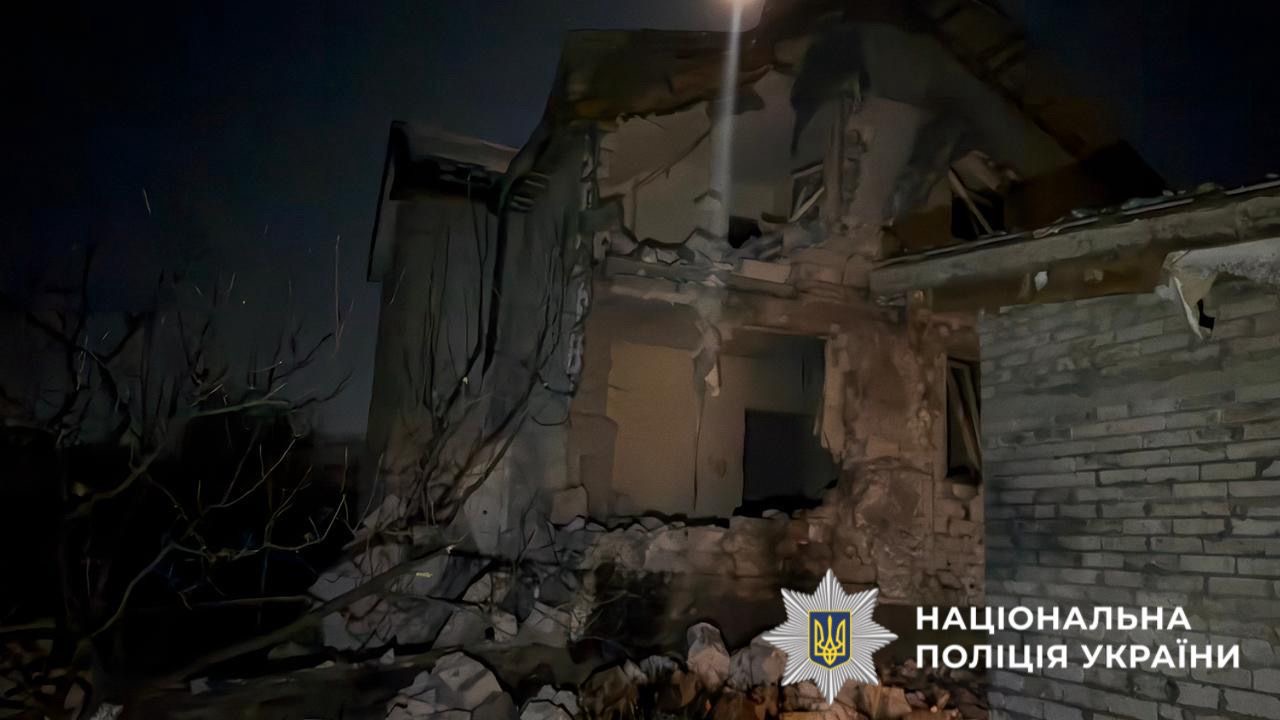 На Київщині внаслідок російської атаки пошкоджені будинки, поранено чоловіка