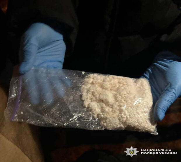 У Києві затримали учасників наркомережі, які збували «товар» доставкою через служби таксі