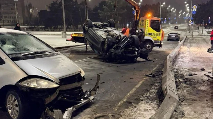 Дев'ять комунальників Києва отримали підозри за травми киян від ожеледиці