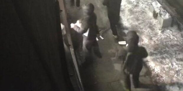 Книгарня Сенс у Києві третій раз обклеєна гомофобними листівками