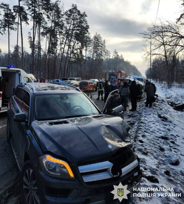 ДТП на Гостомельському шосе: один загиблий, четверо постраждалих у Києві