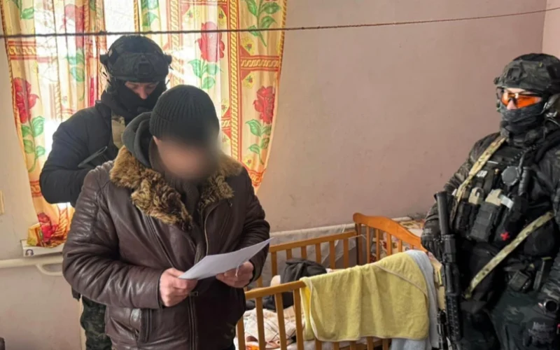 На Київщині затримали торговців зброєю, які встигли збути 90 бойових гранат (фото)
