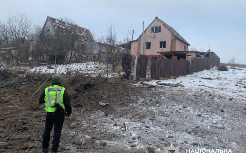 Росіяни пошкодили 8 будинків на Київщині, потерпілих немає (фото)